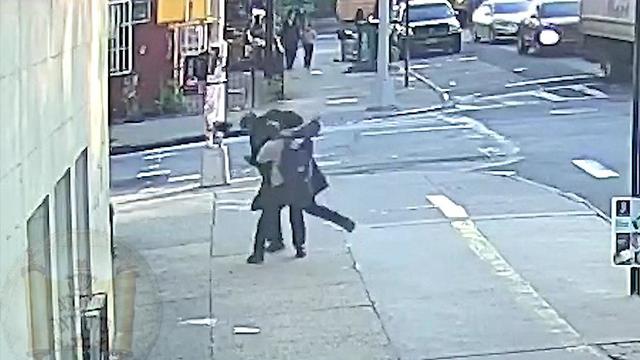 פשע שנאה בניו יורק: אברך הותקף באמצע הרחוב ()