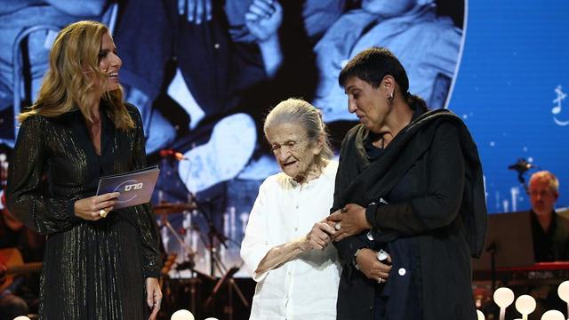 נעמי פולני זוכה פרס ישראל טקס פרסי ישראל נפתלי בנט (צילום: אוהד צויגנברג)