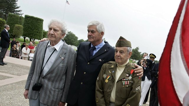Veteran Bernard Dargols, 87, Raymond Mouquet (local mayor), Veteran Arnold Franco, 83 (file photo: AP)