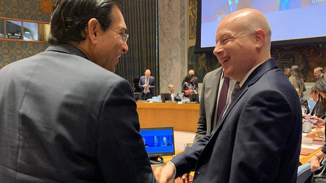 Постпред Израиля в ООН Дани Данон и специальный посланник президента США Джейсон Гринблатт в штаб-квартире ООН в Нью-Йорке