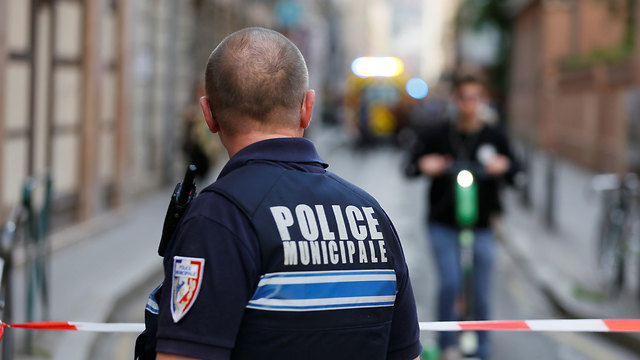 צרפת: 10 פצועים בפיצוץ בעיר ליון (צילום: רויטרס)