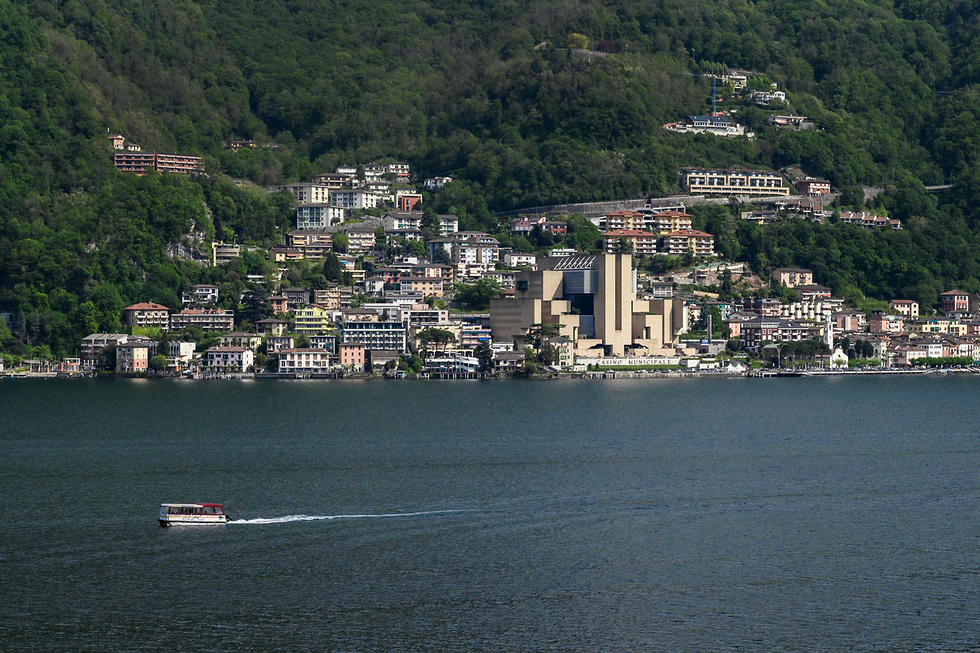 מובלעת של איטליה ב שווייץ העיירה קמפיונה ד'איטליה ה קזינו הגדול ב אירופה נסגר (צילום: AFP, Fabrice COFFRINI)