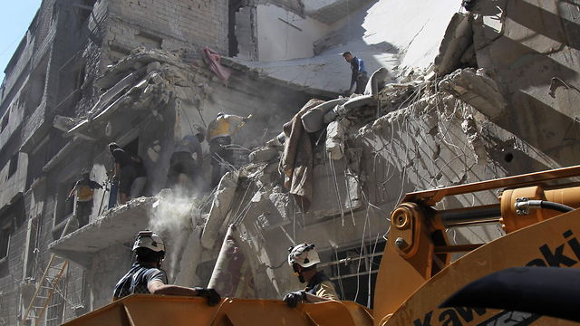 אידליב סוריה הפצצות הפצצה  (צילום: AFP)