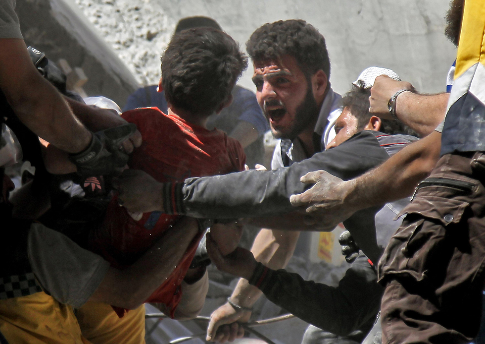 אידליב סוריה הפצצות הפצצה  (צילום: AFP)
