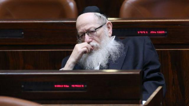  United Torah Judaism leader Yaakov Litzman in the Knesset (Photo: Alex Kolomoisky)