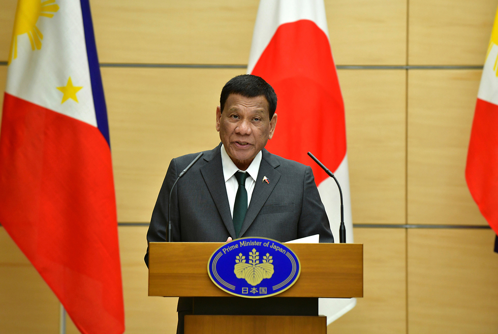 נשיא הפיליפינים רודריגו דוטרטה ביקור ב יפן  (צילום: AP)