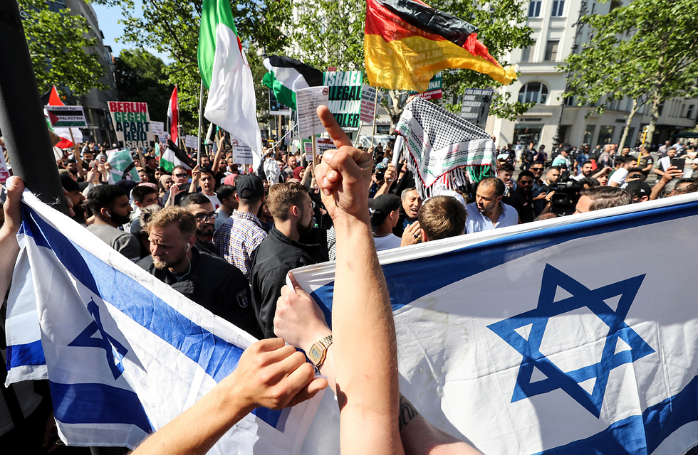 יום אל קודס יום ירושלים העולמי ברלין גרמניה הפגנה פרו ישראלית (צילום: EPA   )