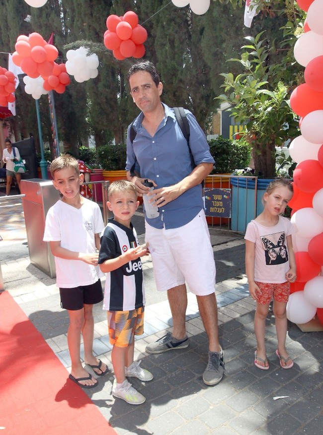 כתבנו בדרום. אלמוג בוקר (צילום: ענת מוסברג) כתבנו בדרום. אלמוג בוקר (צילום: ענת מוסברג)