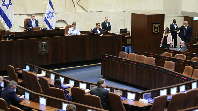 Knesset plenum session (Photo: Amit Shaabi )