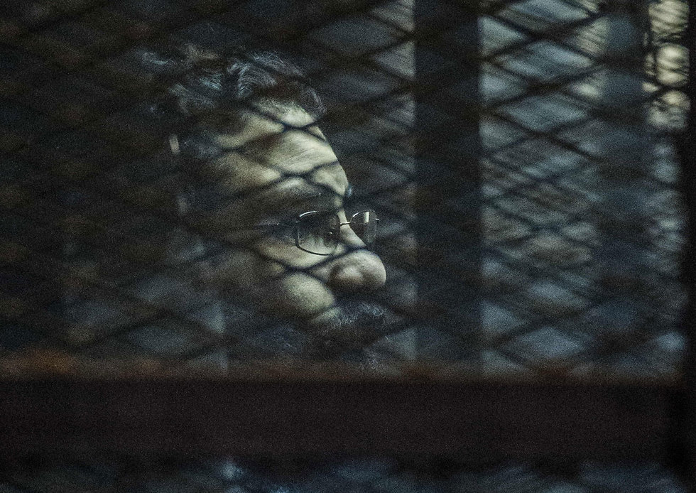 עלא עבדל פתאח מתנגד משטר ב מצרים הולך כל לילה לישון בכלא (צילום: AFP)