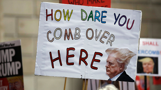 ג'רמי קורבין לייבור בריטניה לונדון הפגנות נגד דונלד טראמפ (צילום: AP)