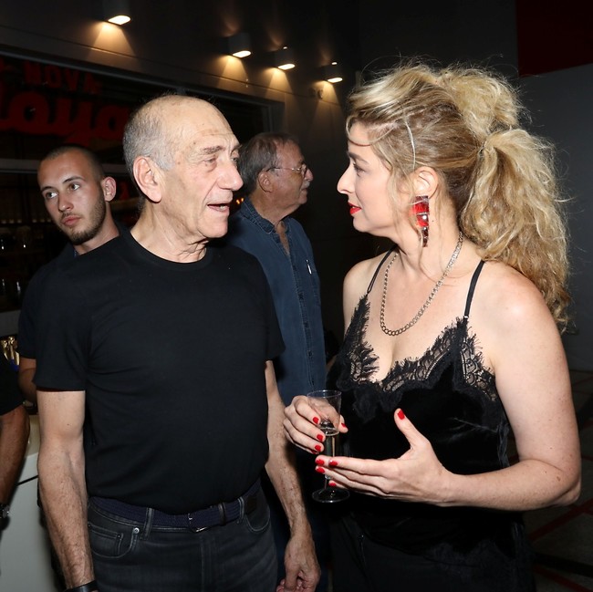 "יכול ללמד אותם להרכיב קואליציה" (צילום: רפי דלויה) "יכול ללמד אותם להרכיב קואליציה" (צילום: רפי דלויה)