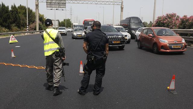 Розыск подозреваемого на 4-м шоссе. Фото: Шауль Голан (Photo: Shaul Golan)