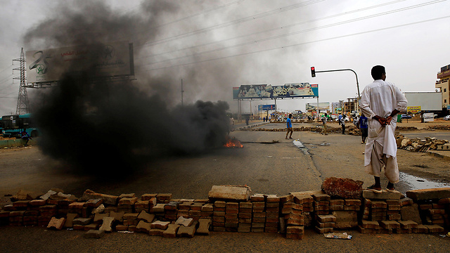 מחאה הפגנות הפגנה ב חרטום סודן נגד השלטון הצבאי צבא (צילום: רויטרס)