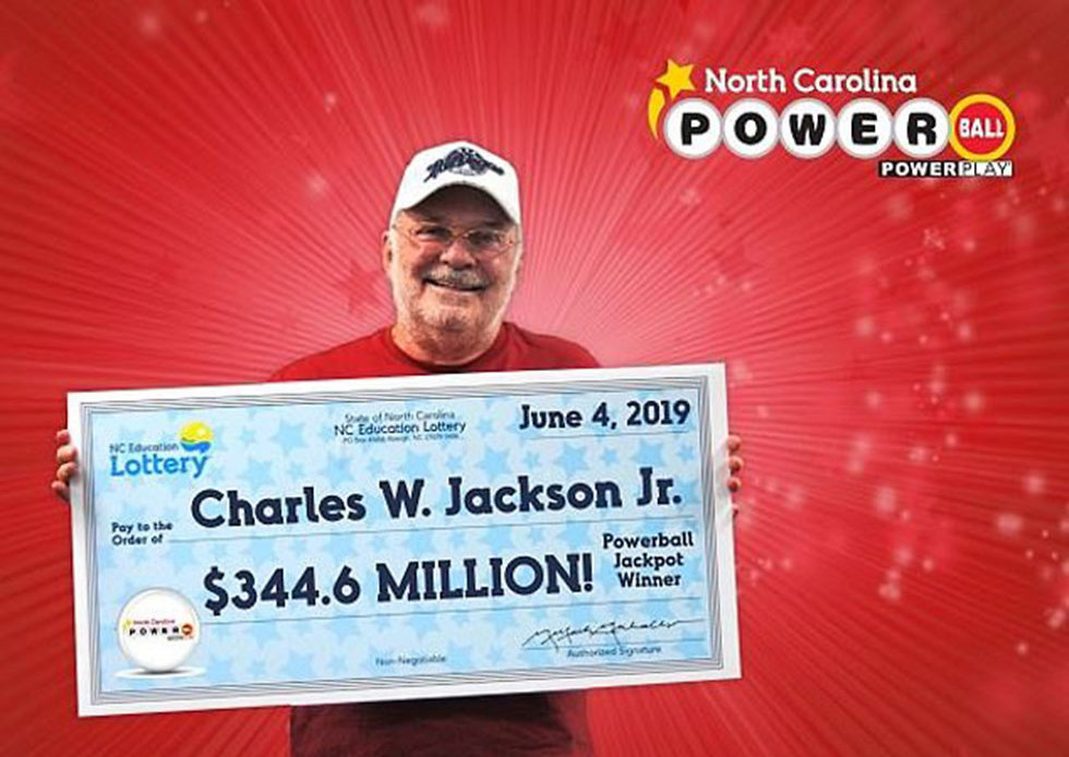 צ'רלס ג'קסון זכה בלוטו בצפון קרוליינה בזכות עוגיית מזל (צילום: NC Lottery)