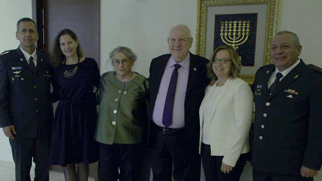 Авив Кохави с супругой, Нехама и Реувен Ривлин и Гади Айзенкот с супругой. Фото: Шай Скиф
