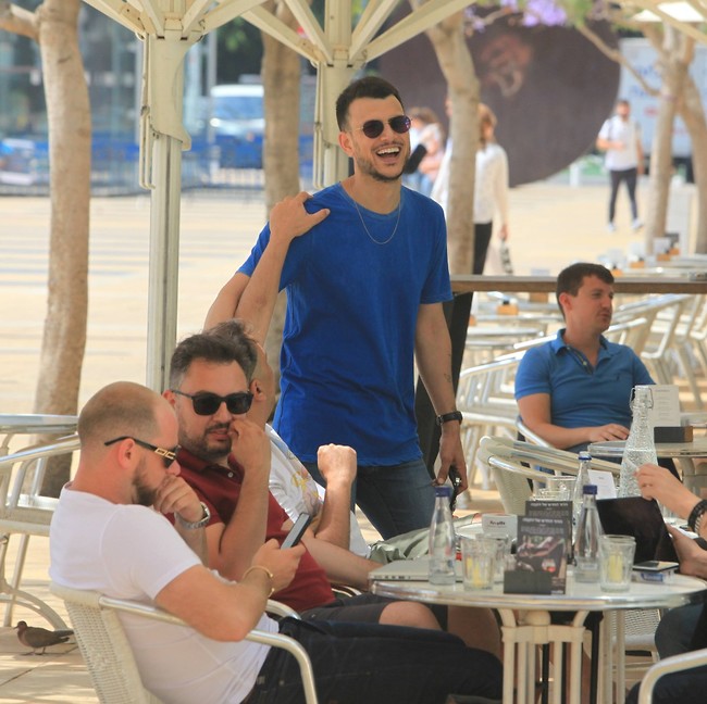 השתבח עם השנים. אסי עזר (צילום: מוטי לבטון) השתבח עם השנים. אסי עזר (צילום: מוטי לבטון)