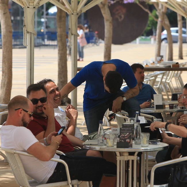 איזה צחוקים (צילום: מוטי לבטון) איזה צחוקים (צילום: מוטי לבטון)