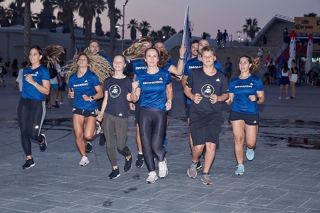 ריצה בקבוצה (צילום: שוקה כהן) ריצה בקבוצה (צילום: שוקה כהן)