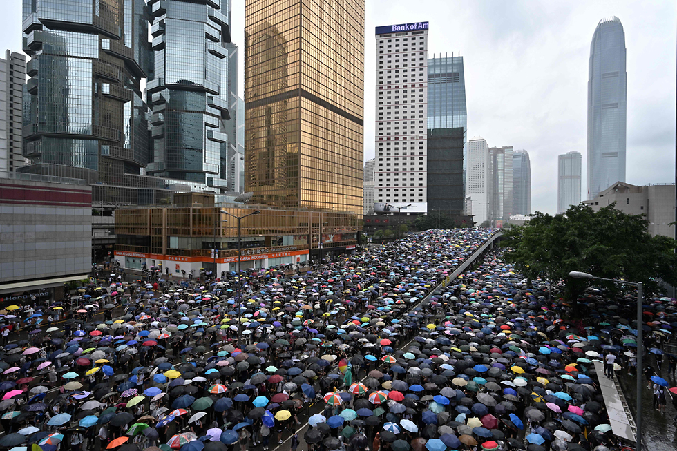 הפגנות הפגנה מחאה הונג קונג נגד חוק ההסגרה הסגרה ל סין (צילום: AFP)