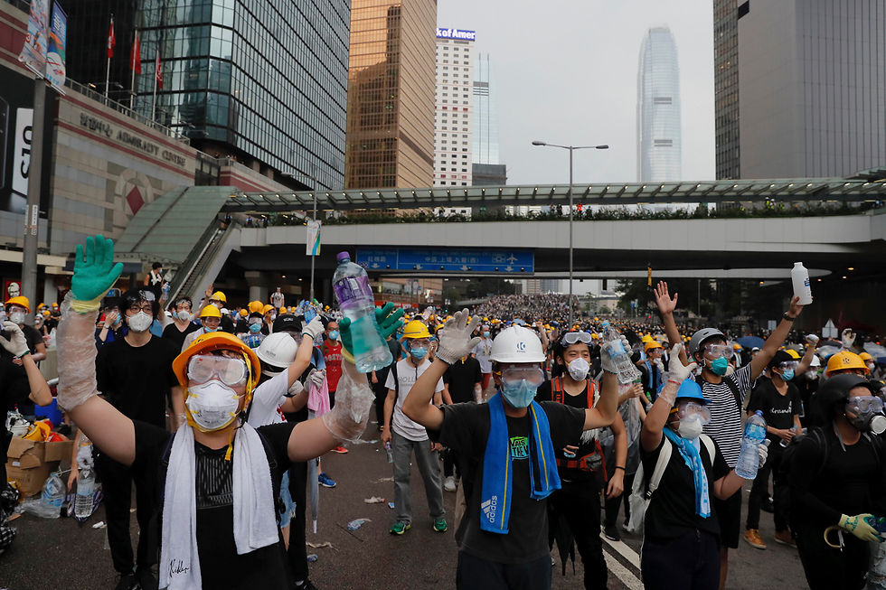 הפגנות הפגנה עימותים מחאה הונג קונג נגד חוק ההסגרה הסגרה ל סין (צילום: AP)