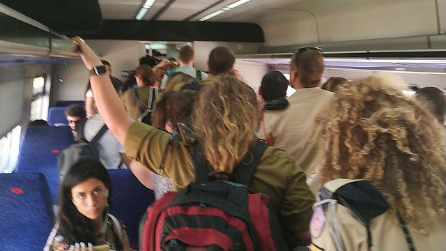 תקלה ברכבת בקו בנימניה-באר שבע   (צילום: רוני שנפיק)