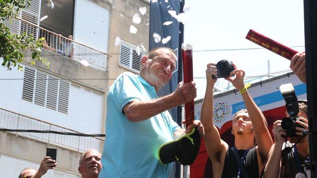  רון חולדאי מזניק את מצעד הגאווה של תל אביב 2019 (צילום: מוטי קמחי)