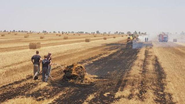 A fire in a southern Israel field caused by an incendiary balloon from Gaza (Photo: Eshkol Regional Council )
