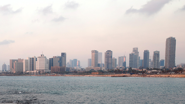 מזג אוויר תל אביב חוף ים (צילום: רויטרס)