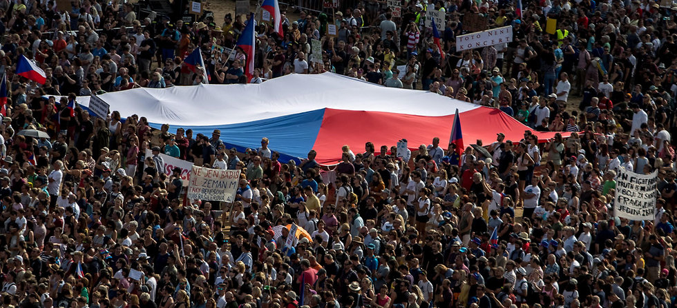 צ'כיה הפגנה ב פראג נגד אנדרה באביש ראש הממשלה (צילום: EPA)
