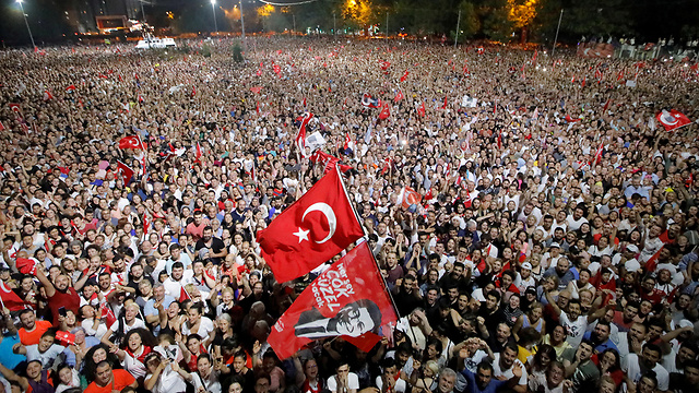 חגיגות ניצחון ב איסטנבול (צילום: רויטרס)