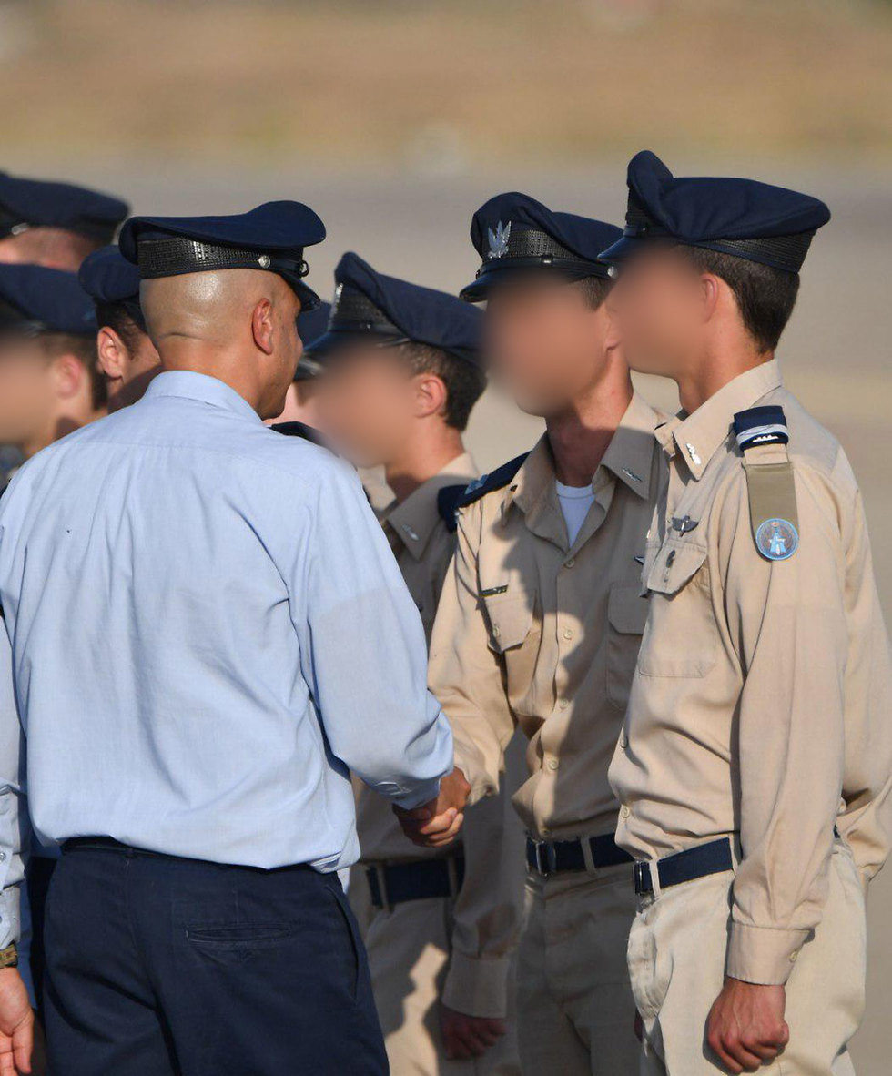 סגן ג', הטייס הדרוזי הראשון, בטקס קבלת הדרגות של קורס טייס 178 בבסיס חצרים (צילום: חיים הורנשטיין)