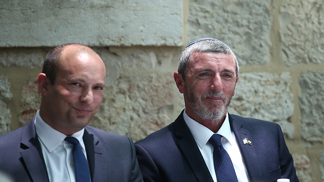 Former and current ministers of education Naftali Bennett and Rafi Peretz competing for leadership of the right wing  (Photo: Ohad Zwigenberg)
