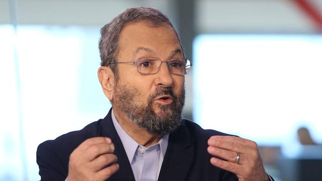 Ehud Barak at Ynet studio for an interview on his new political party (Photo: Avi Moalem)