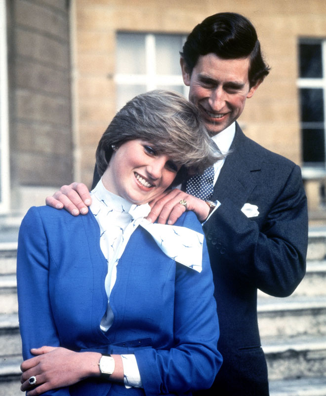 לא איבדה את אהבת ההמונים גם כשהזוגיות התפוררה. עם הנסיך צ'ארלס (צילום: AP)