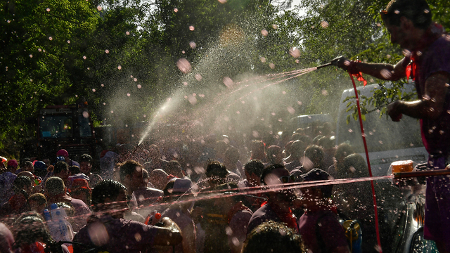 פסטיבל קרב יין הארו ספרד (צילום: AP)