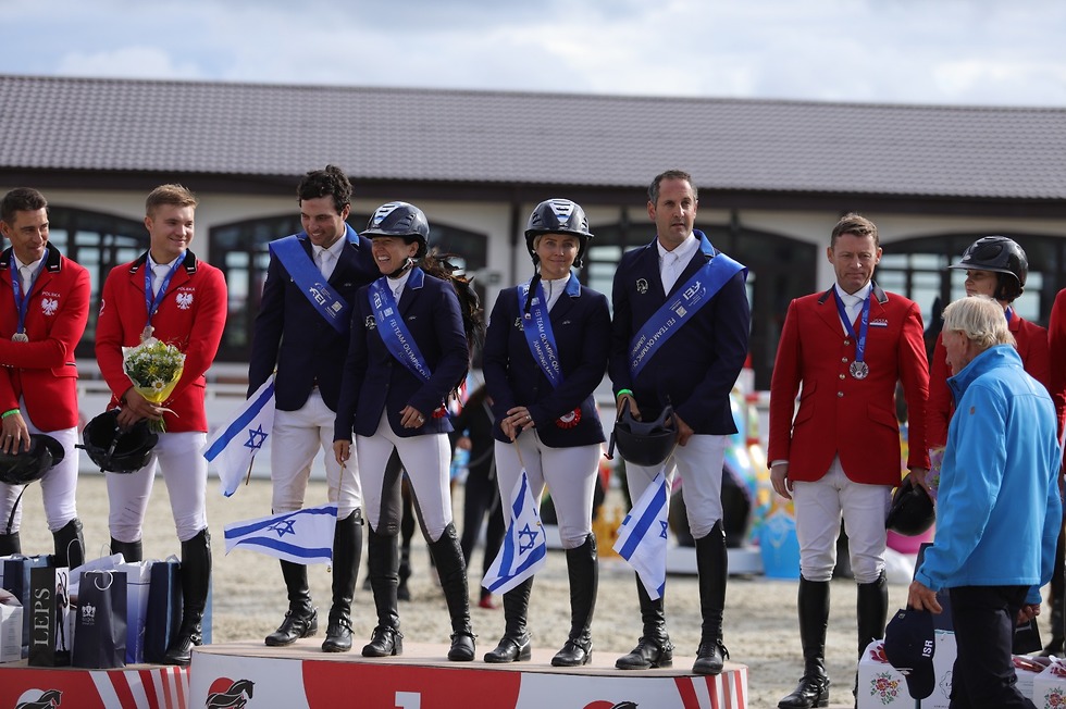 נבחרת הרוכבים של ישראל. משמאל, בלומן, גולדשטיין, בונד ויניב (צילום: מקסימה סטאבלס)