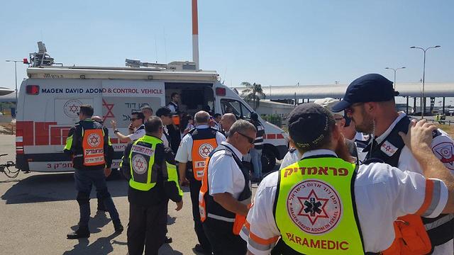 הכנות לקראת נחיתת החירום של טיסת אלקטרה איירוויס מגרמניה לישראל בנתב