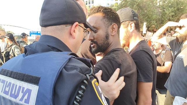 היערכות המשטרה להפגנות יוצאי אתיופיה בצומת עזריאלי בתל אביב ()