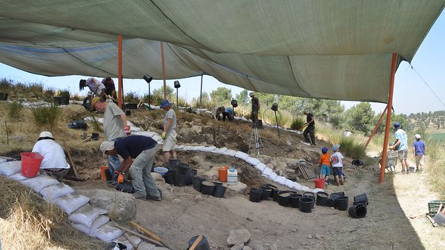 ממצאים שהתגלו בחפירה (צילום: משלחת החפירות לחורבת אל-ראעי)