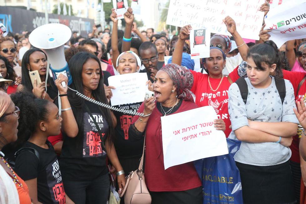 Акция протеста эфиопской общины в Тель-Авиве. Фото: Дана Копель