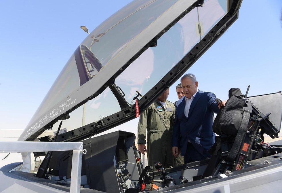 ראש הממשלה בנימין נתניהו ב טייסת מטוסי ה-F-35 מטוס (צילום: אריאל חרמוני משרד הבטחון)