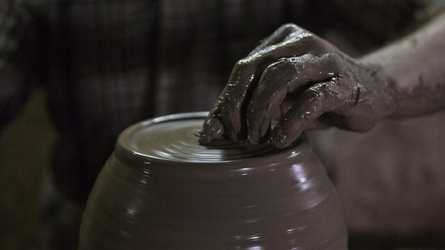 Pottery workshop in Gaza City (Photo: AP)
