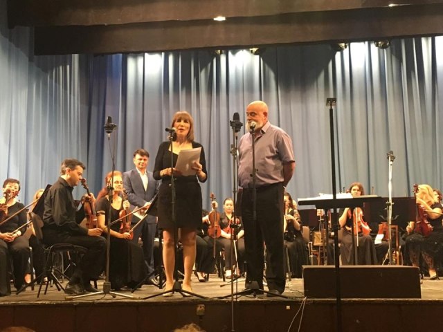 Лимор Ливнат и Шмуэль Шпак перед началом концерта в Кишиневской филармонии. Фото: Давид Шехтер