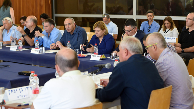 Foreign Affairs and Defense Committee holds session near the Gaza border (Photo: Haim Horenstein)