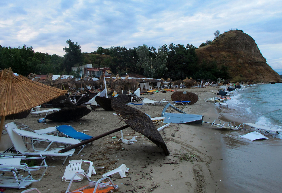 חלקידיקי יוון סופה סערה תיירים הרוגים (צילום: AP)