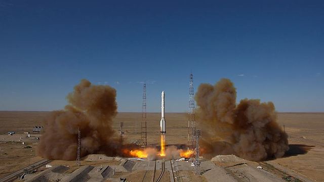 שיגור הטלסקופ מקזחסטן (צילום: רויטרס)