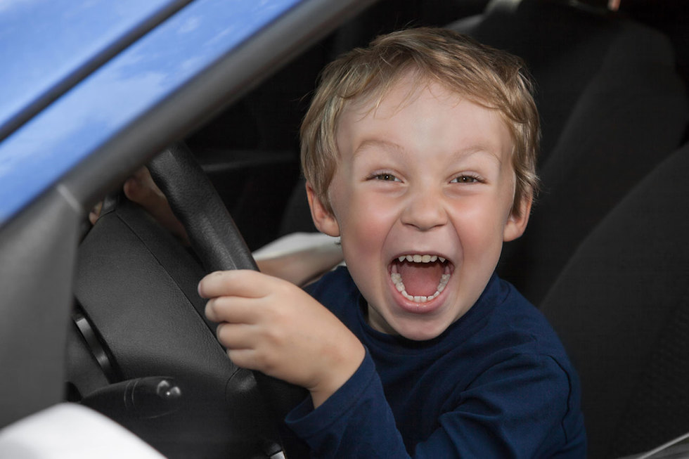 אילוס אילוסטרציה ילד ילדים נוהג נוהגים מכונית רכב נהיגה (צילום: shutterstock)