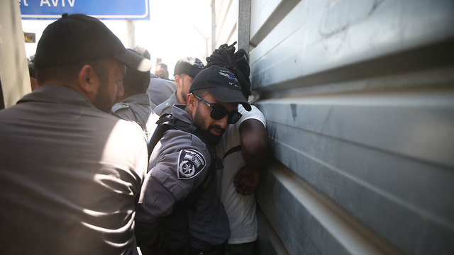 עימותים ומעצרים בהפגננת יוצאי העדה האתיופית בירושלים (צילום: אוהד צויגנברג)
