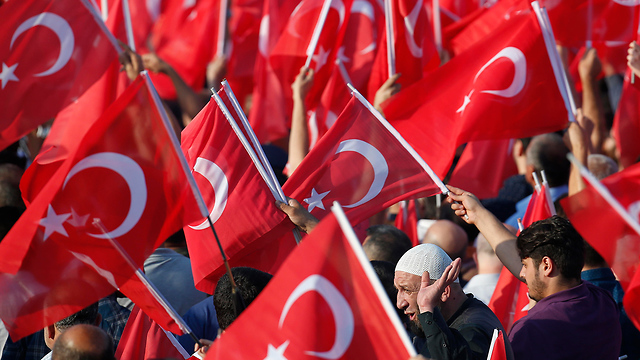 נשיא טורקיה רג'פ טאיפ ארדואן 3 שנים לניסיון ה הפיכה  (צילום: AP)
